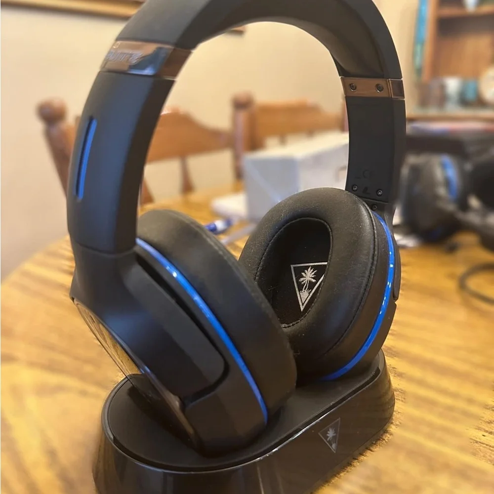 Turtle Beach Wireless Headset Bluetooth Stealth 800, very Lightly used